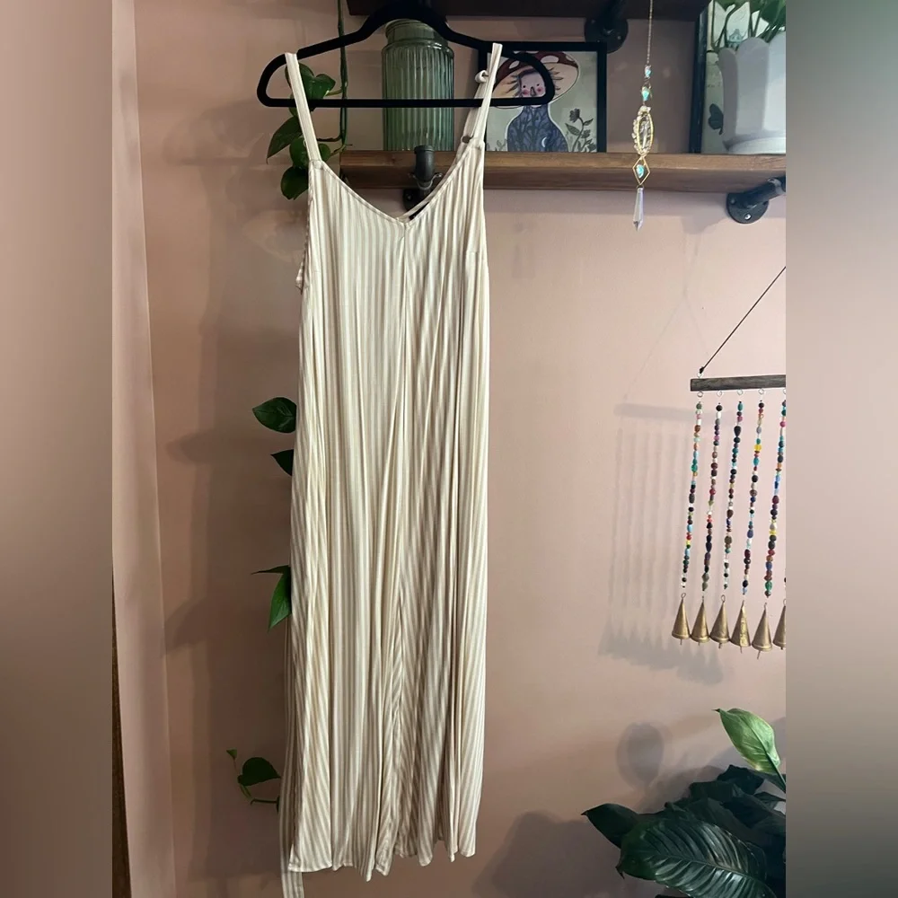 Torrid Beige Striped Jumpsuit NWT - Picture 5 of 9